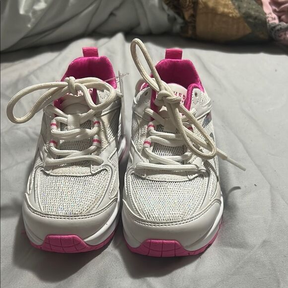 Skechers White Sneakers with Pink Highlights - Picture 2 of 5